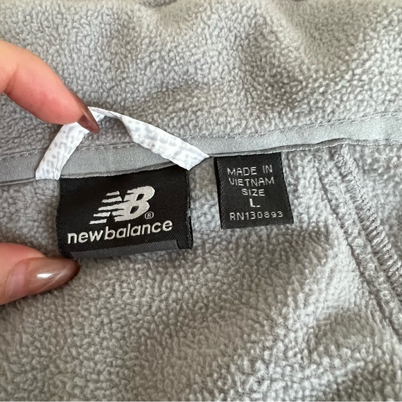 NEW BALANCE Women's Fleece Jacket with Ombre Quilted Overlay SIZE L - Picture 5 of 7